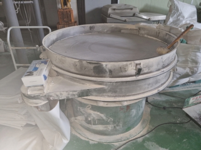 목록 13 공장건물 2층에 설치된 기계기구 사진