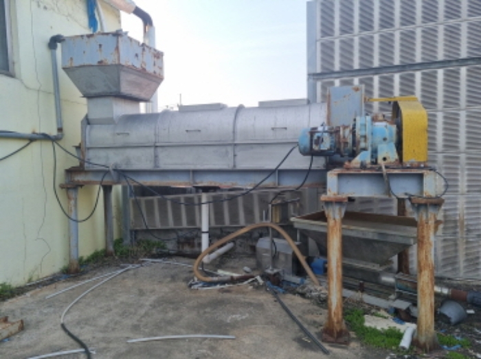 목록 13 공장건물 2층에 설치된 기계기구 사진