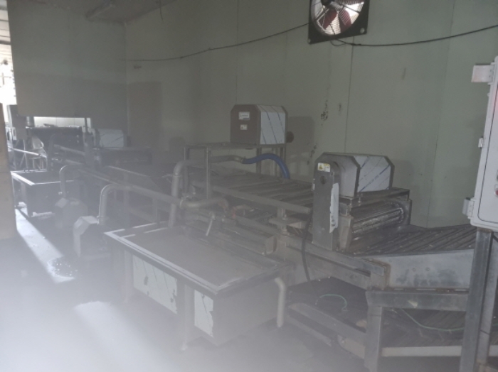 목록 13 공장건물 1층 내부에 설치된 기계기구 사진