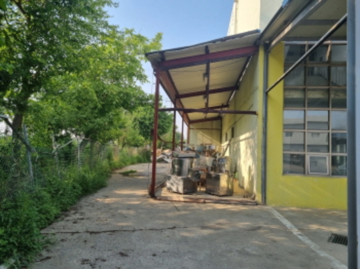 본건 부동산 목록 13 공장건물 좌측 부분 사진