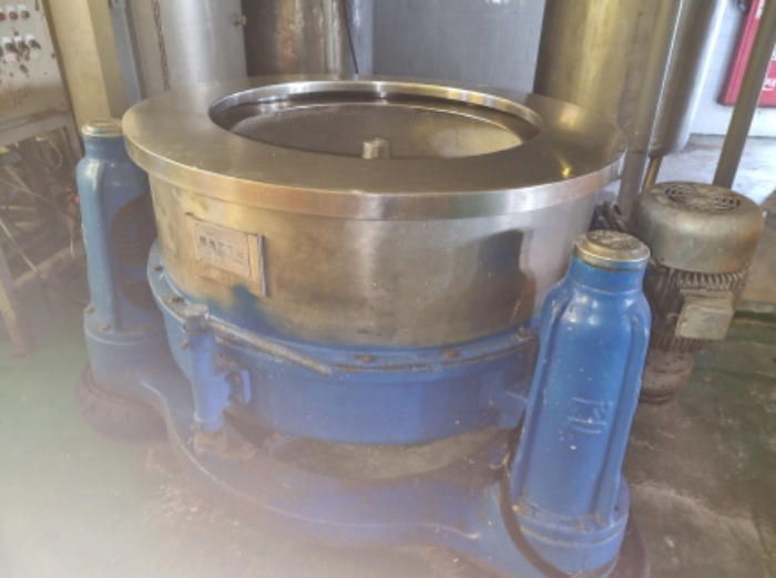 목록 13 공장건물 2층에 설치된 기계기구 사진