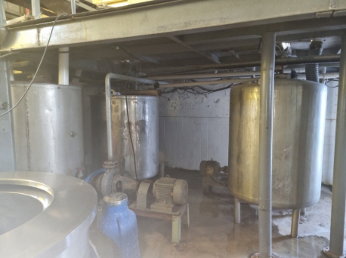 목록 13 공장건물 2층에 설치된 기계기구 사진