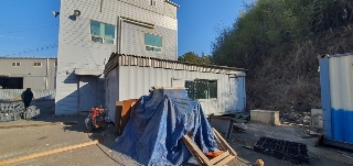 본건 지상 제시외건물(ㄷ)