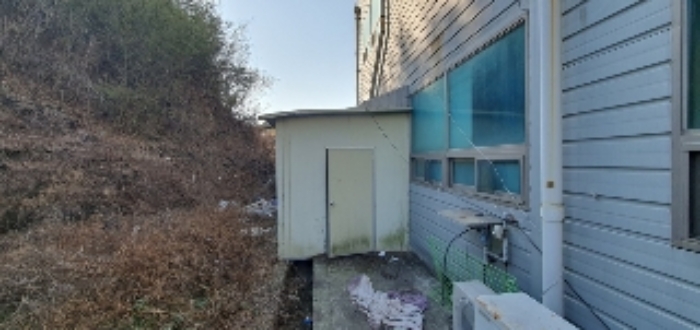 본건 지상 제시외건물(ㄱ)