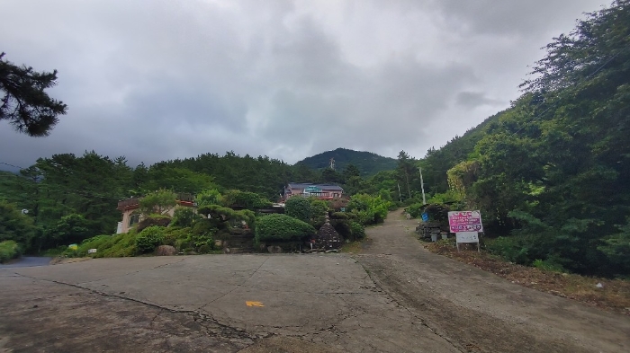 주위 환경
북서측에서  남동측으로