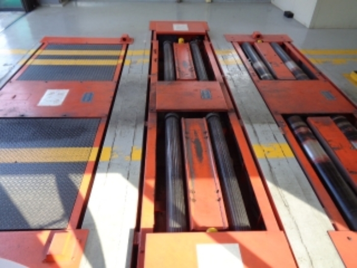 자동차검사기기(좌측에서 우측방향으로 ①Side Slip Tester,②Brake Tester,③Speedometer Tester)