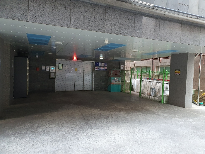 지하주차시설 출입구