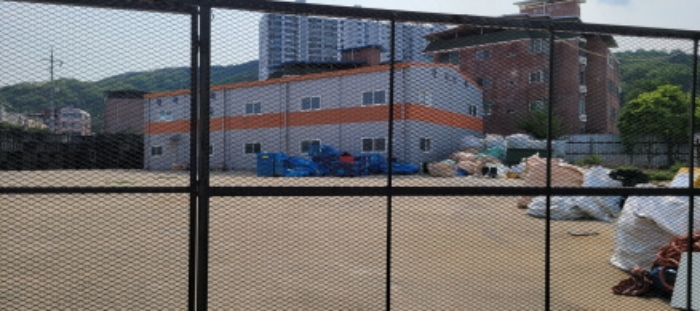 약목면 복성리 174-1 토지 및 단층 창고 전경