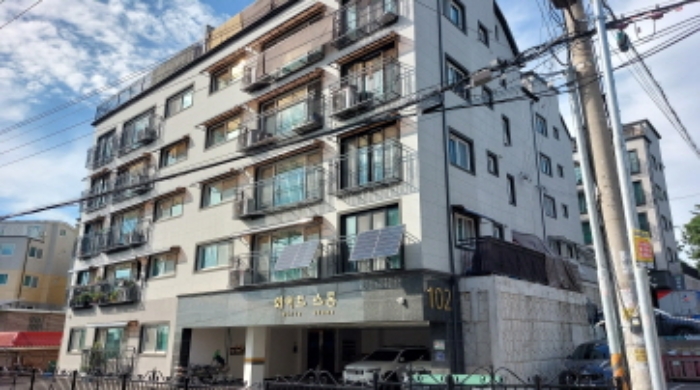 1동 건물의 전경