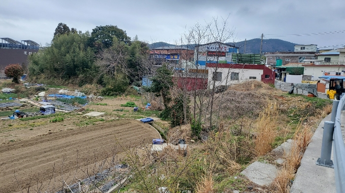 [ 본건 전경
