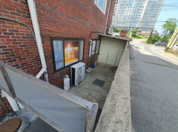 현장사진(오포로 698 건물옆면 증축?)