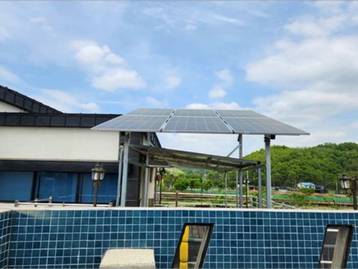 본건 기호(3) 건물 옥상의 태양광 시설