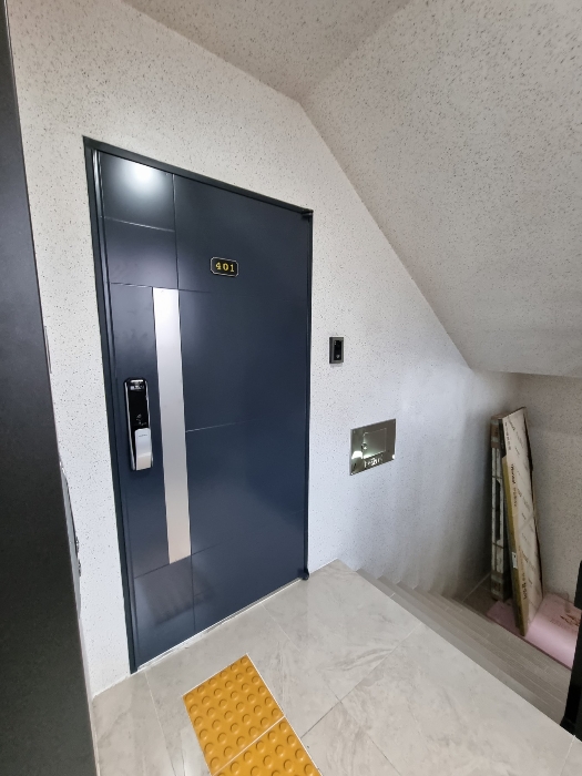 4층(401호 현관 전경)