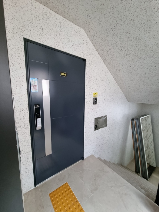 3층(301호 현관 전경)