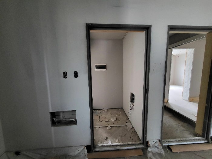 기호(16) 출입구