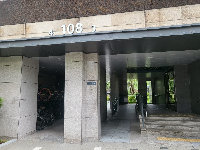 108동 1층 공동현관