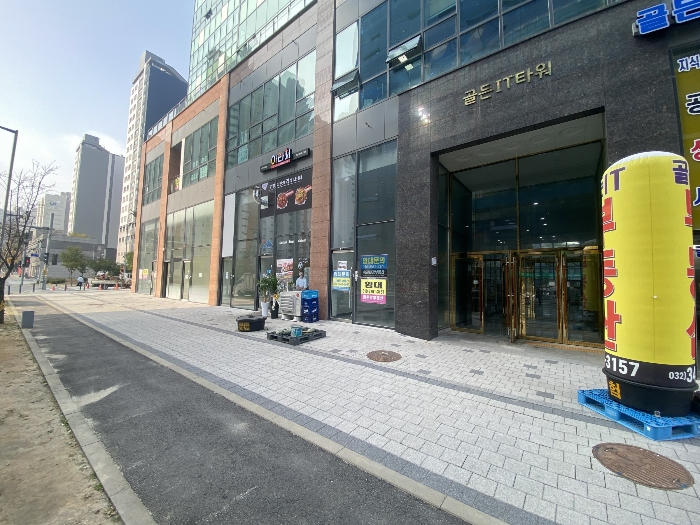 본건 출입구 전