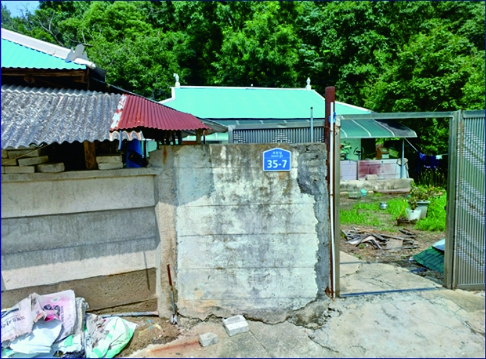 본건 및 본건 지상 제시외건물