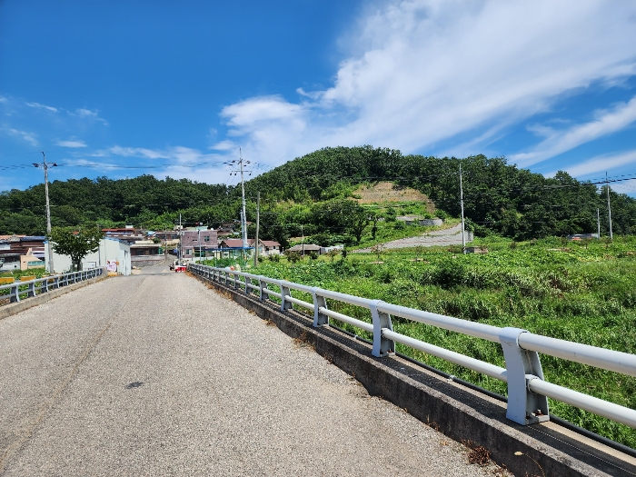 본건 남서측 원경