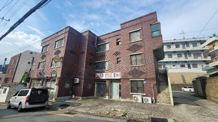 일련번호(5) 및 일련번호(6) 건물 전경