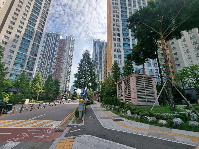 본건 소재 아파트 단지 주변환경