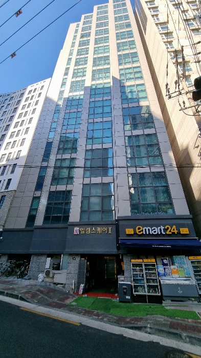 본건 소재 건물 전경