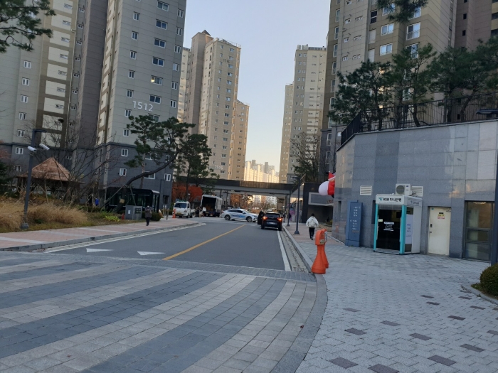 단지 입구