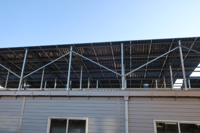 기호(가)건물지붕에 태양광발전설비 설치중