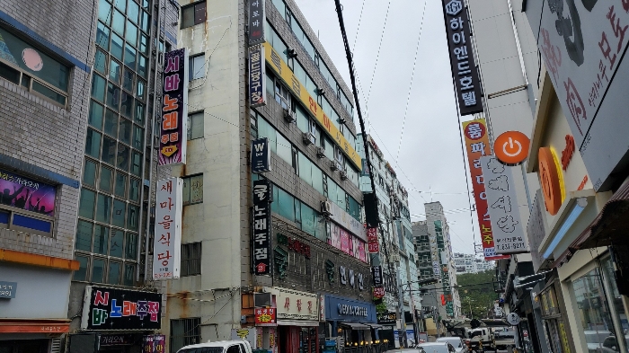 [ 본건 전경 ]