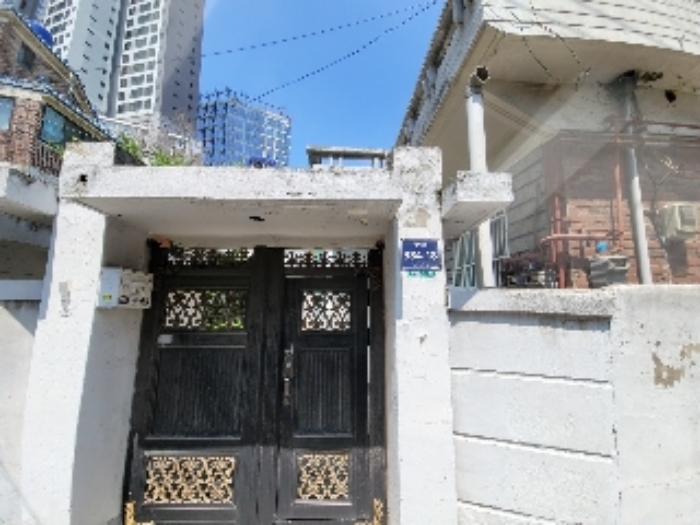 건물 전경 및 도로명 주소