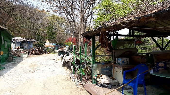 서경리 산74-1 및 본건에 걸쳐 있는 지장물