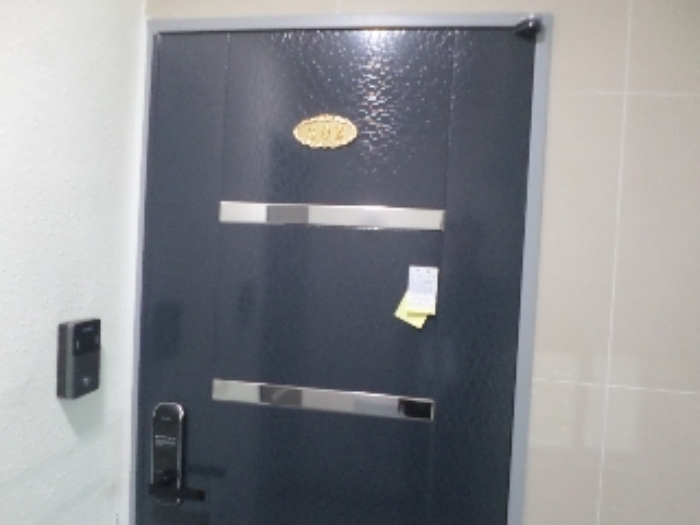 목록2. 3층 302호 출입문