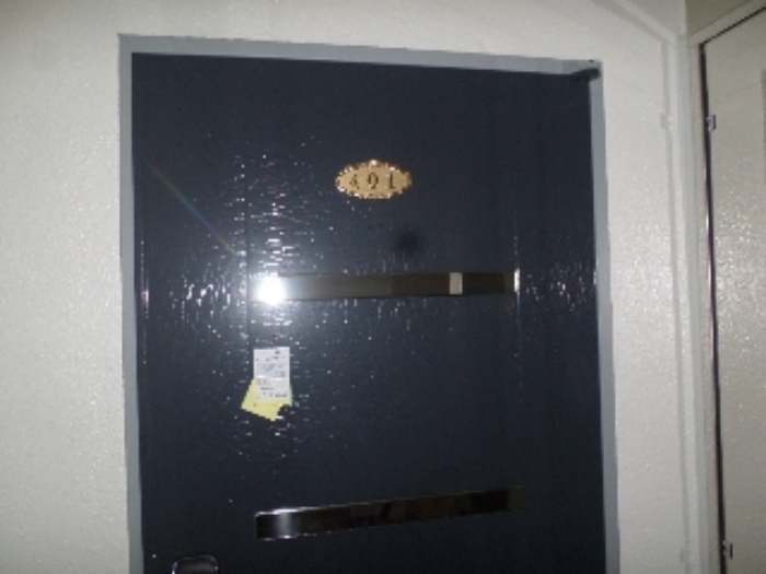 목록2. 4층 401호 출입문