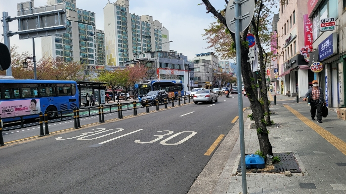 주변 환경(보국문로)