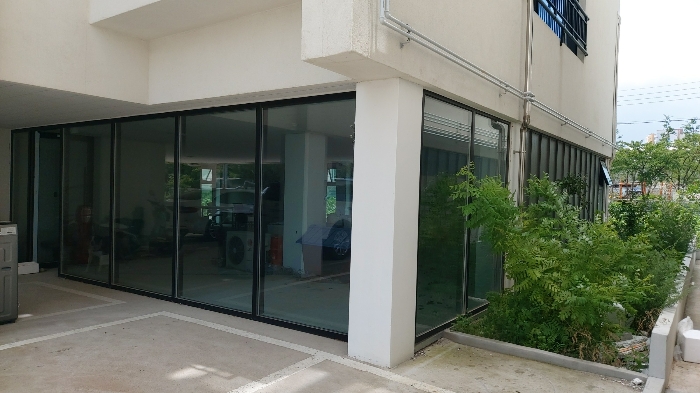 1층 소매점 전경