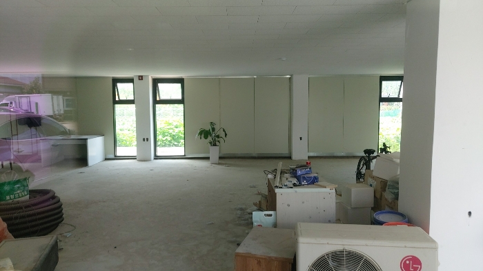 1층 소매점 내부