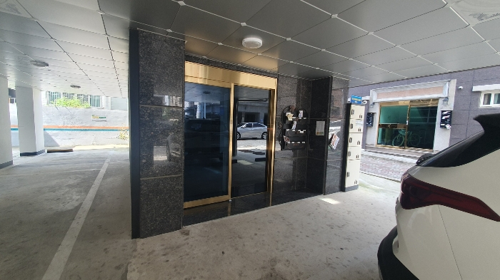 1층 출입구
