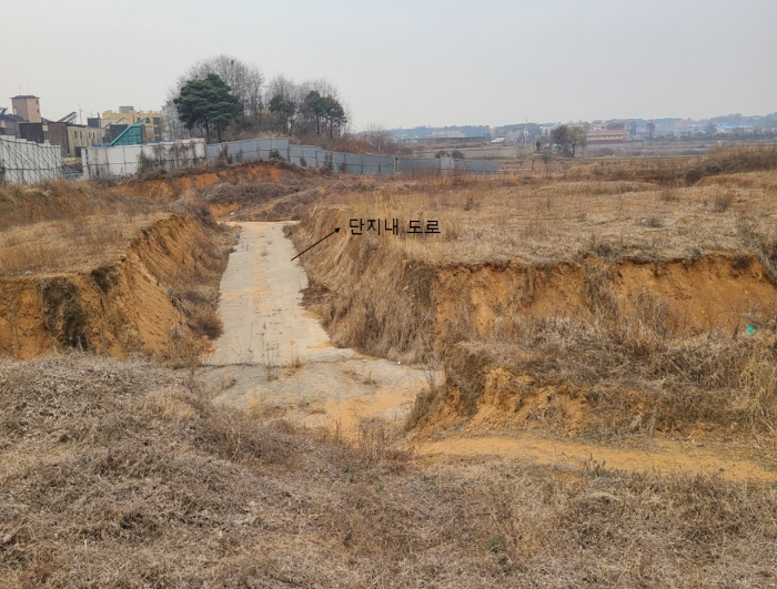 (본건 내부(남서측 전경))