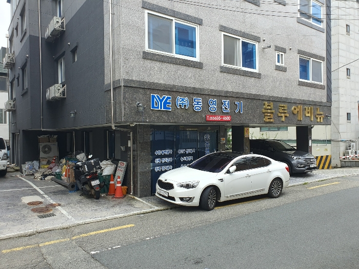 3.본건1층전경