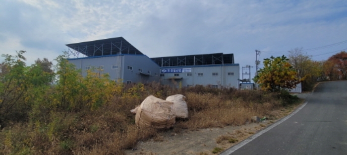 이하 강회리 513-10 공장동과 사무실(공장동 지붕위 제시외 태양광 설비 존재함)