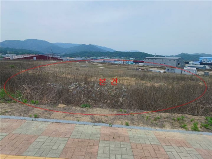 본건 - 남동측 인근에서 촬영