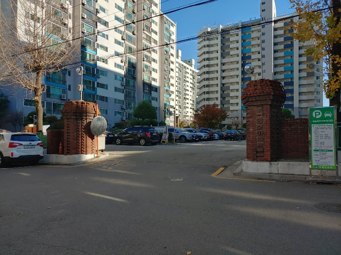 아파트 출입구