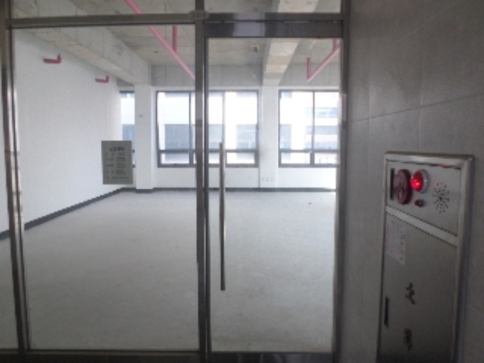 목록3. 303호 출입문