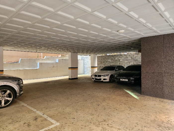 본건 전경(피로티주차장)