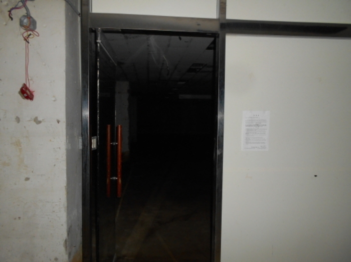 목록1번 출입문 안내문 부착