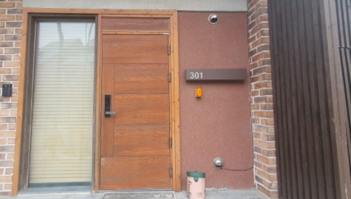 현장사진(현관 출입문)