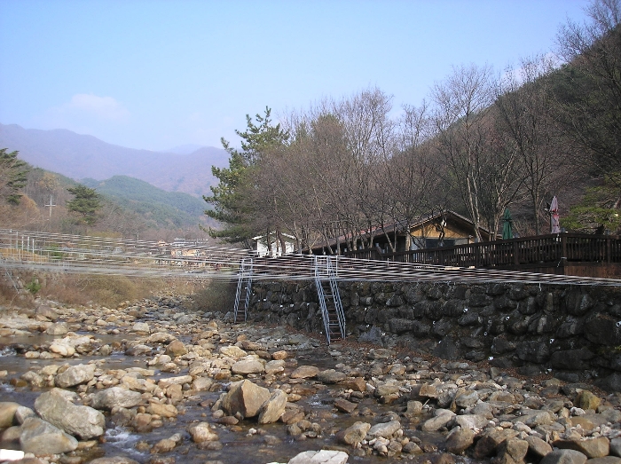 본건 서측 하천 부지 전경