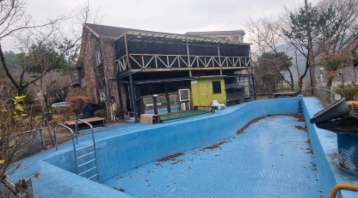 목록 1. 토지(수영장쪽에서 본 모습)