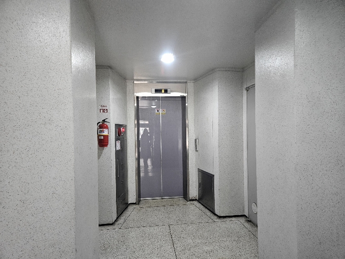 1층 엘리베이터홀