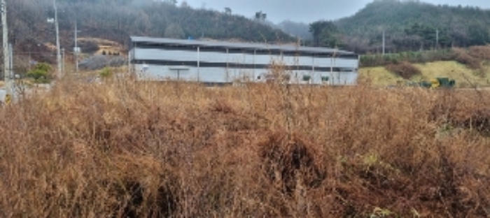 장수 장수 두산 1077 경매물건1번(현,공장용지) 및 경매물건2번 건물 전체 사진